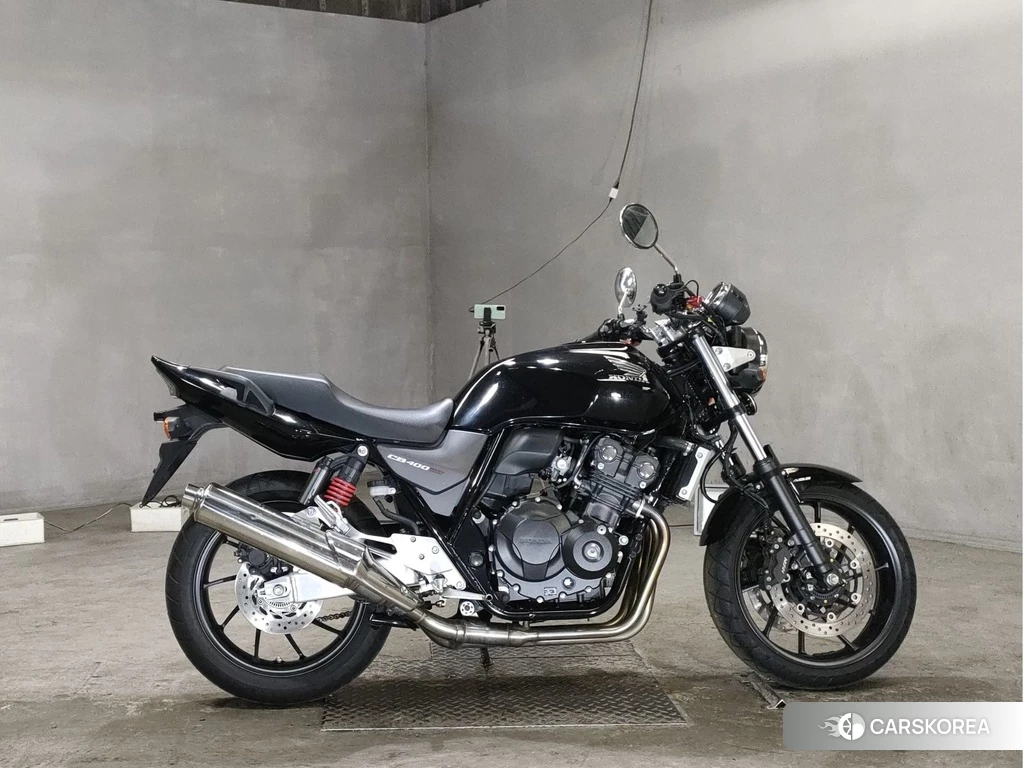 Проданный Honda CB400SF 2019 из Японии