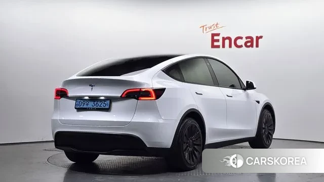 Tesla Model Y 2023 Белый из Кореи