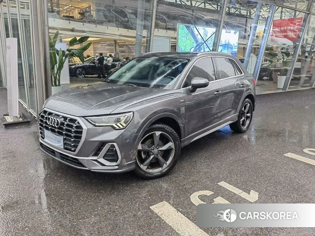 Audi Q3 2021 Темно-серый из Китая