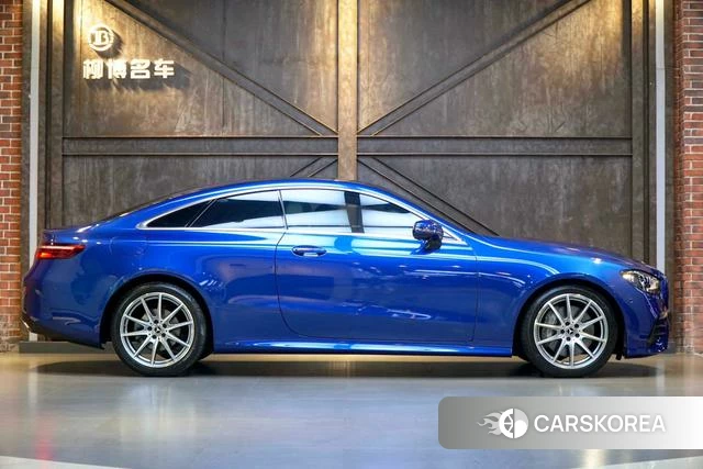 Mercedes-Benz E-class (imported) 2022 Синий из Китая