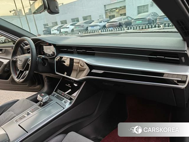 Audi A6L 2022 Черный из Китая