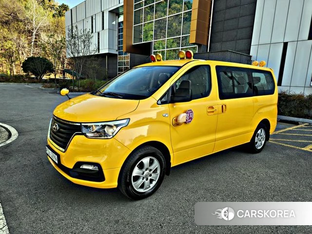 Hyundai The New Grand Starex 2019 Желтый из Кореи