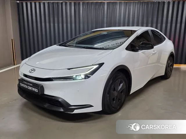 Toyota Prius 5th Generation 2024 Белый из Кореи