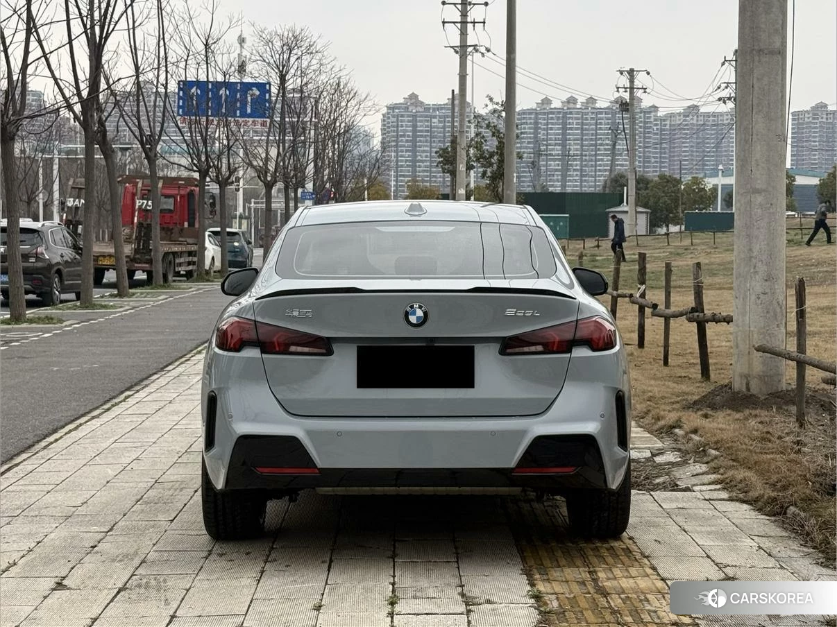 BMW 2 series 2025 Серебристо-серый из Китая