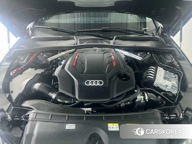 Audi S4 2025 Темно-серый из Китая