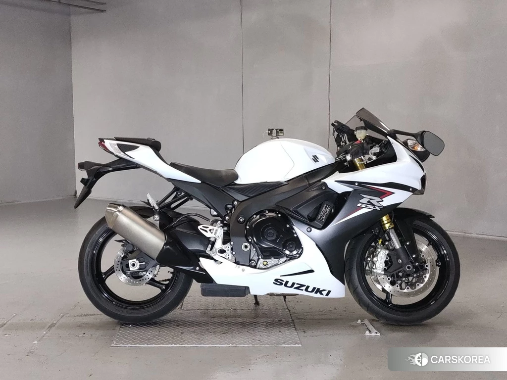 Проданный Suzuki GSX-R750 2014 из Японии, фото 2
