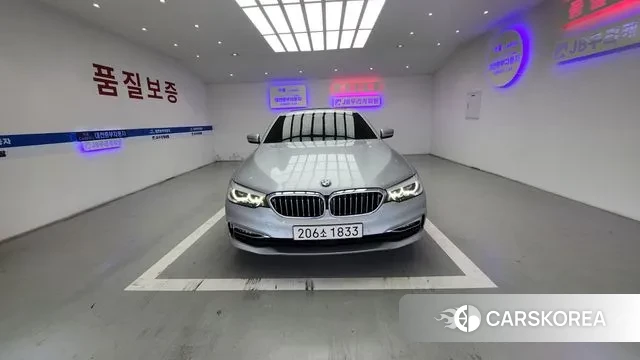 BMW 5 Series (G30) 2018 Серебряный из Кореи