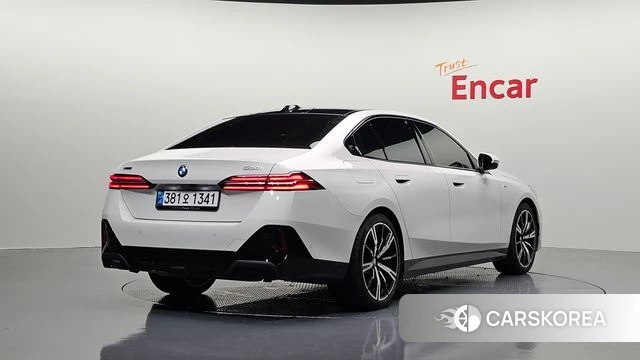BMW 5 Series (G60) 2024 Белый из Кореи