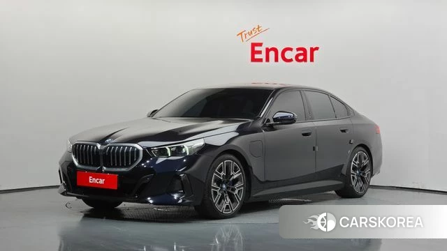 BMW 5 Series (G60) 2025 Черный из Кореи