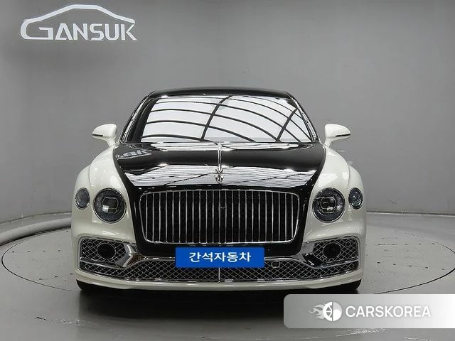 Bentley Flying Spur 3rd Generation 2022 Белый из Кореи