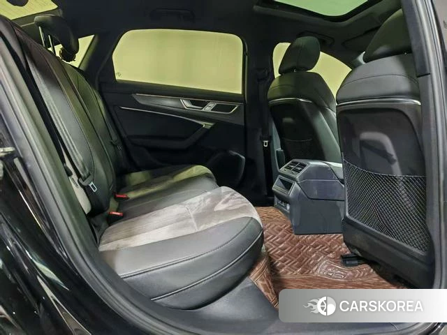 Audi A6L 2022 Черный из Китая