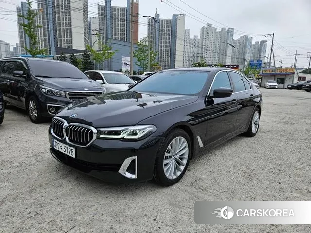 BMW 5 Series (G30) 2023 Черный из Кореи