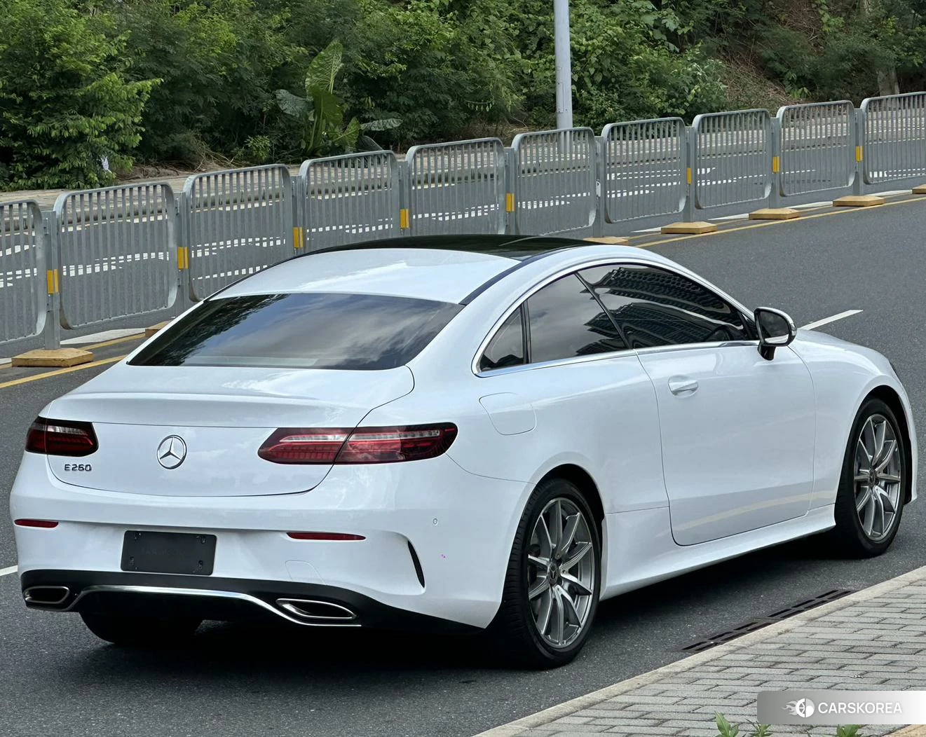 Mercedes-Benz E-class (imported) 2021 Белый из Китая