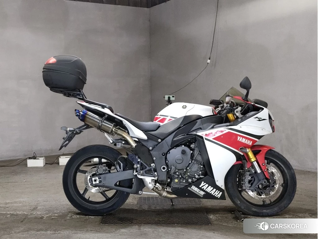 Проданный Yamaha YZF-R1 2012 из Японии