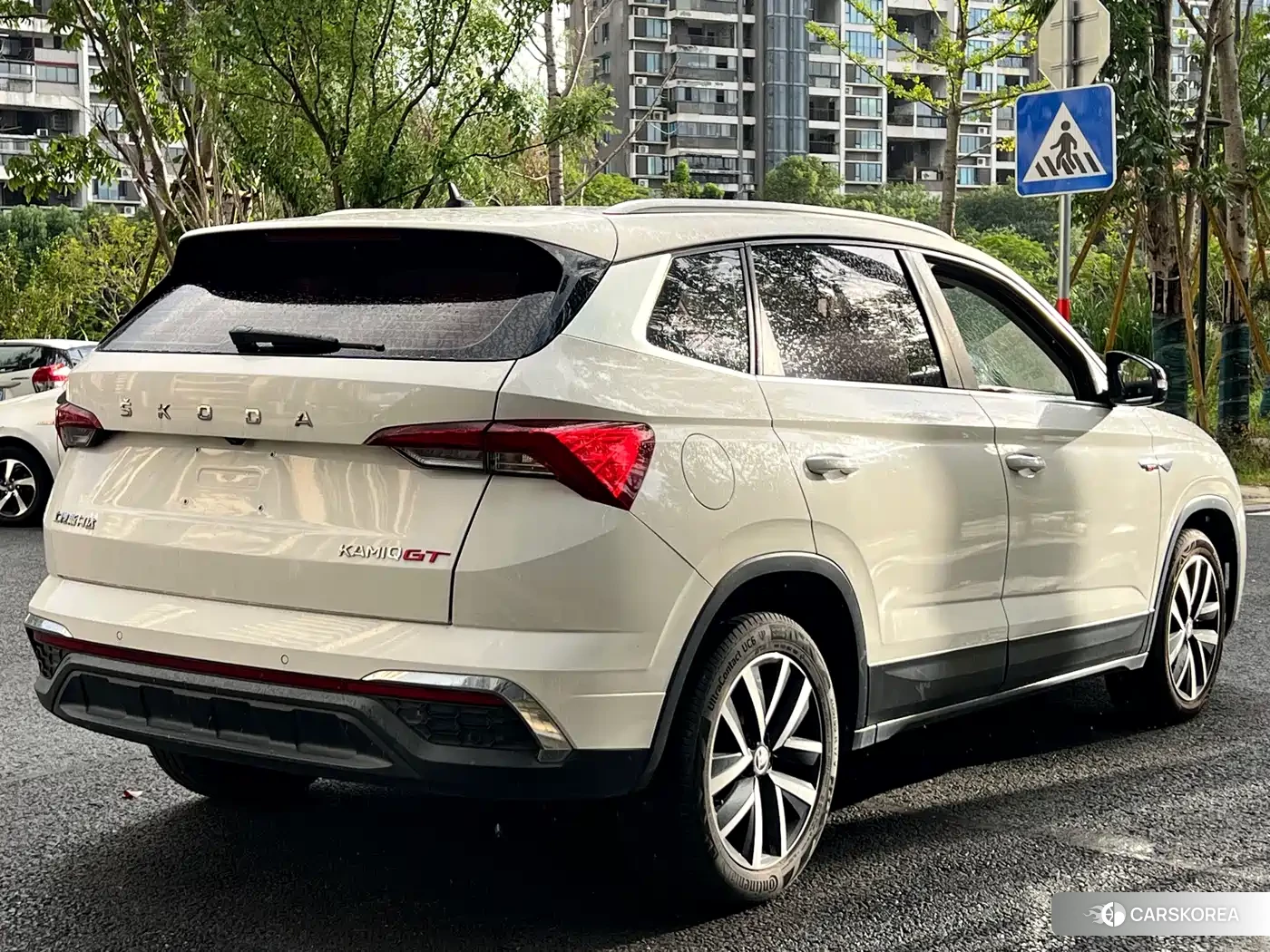 Skoda Komick 2021 Белый из Китая