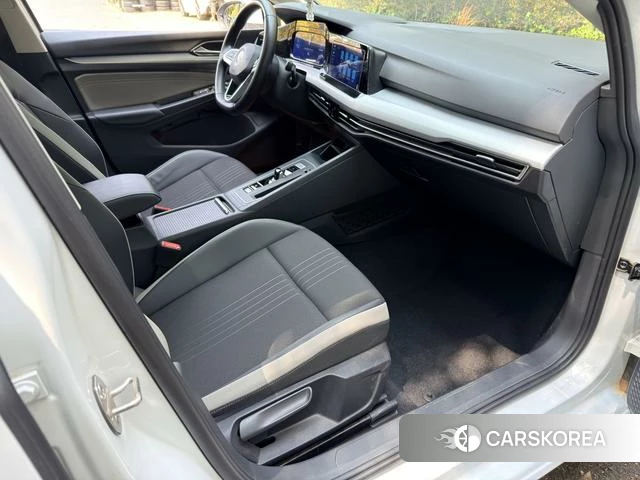 Volkswagen Golf 2021 Белый из Китая