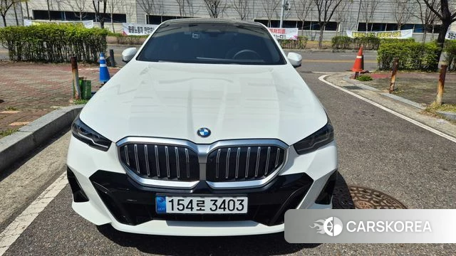 BMW 5 Series (G60) 2025 Белый из Кореи