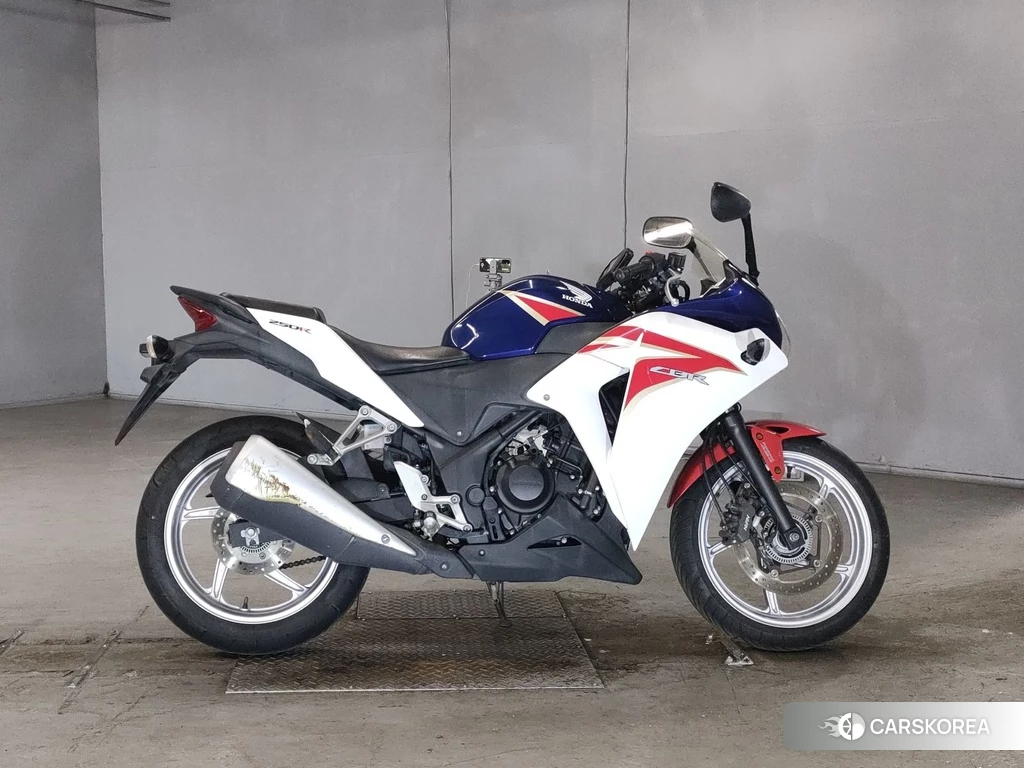Проданный Honda CBR250R id 4071513 из Японии