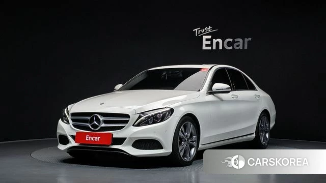 Mercedes-Benz C-Class W205 2018 Белый из Кореи