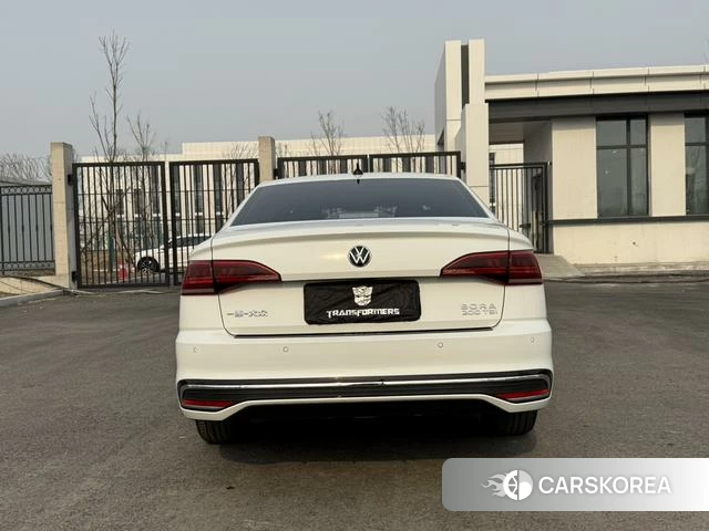 Volkswagen Bora 2023 Белый из Китая