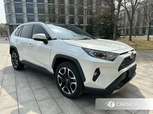 Toyota RAV4 Rongfang 2021 Белый из Китая