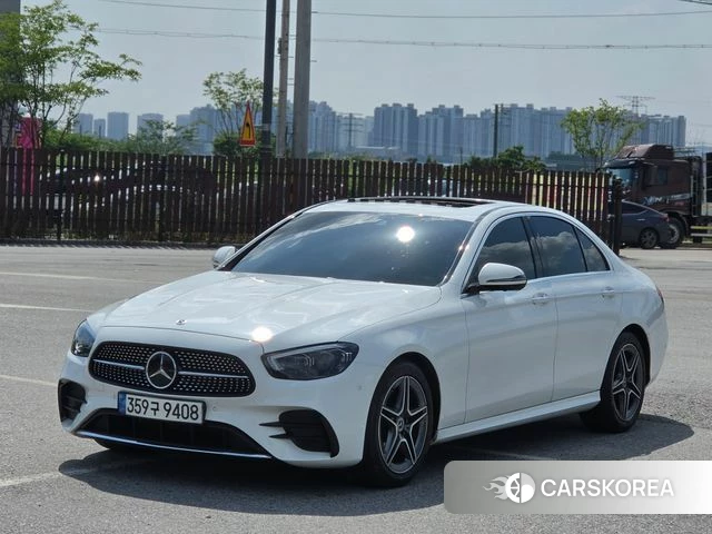 Mercedes-Benz E-Class W213 2023 Белый из Кореи