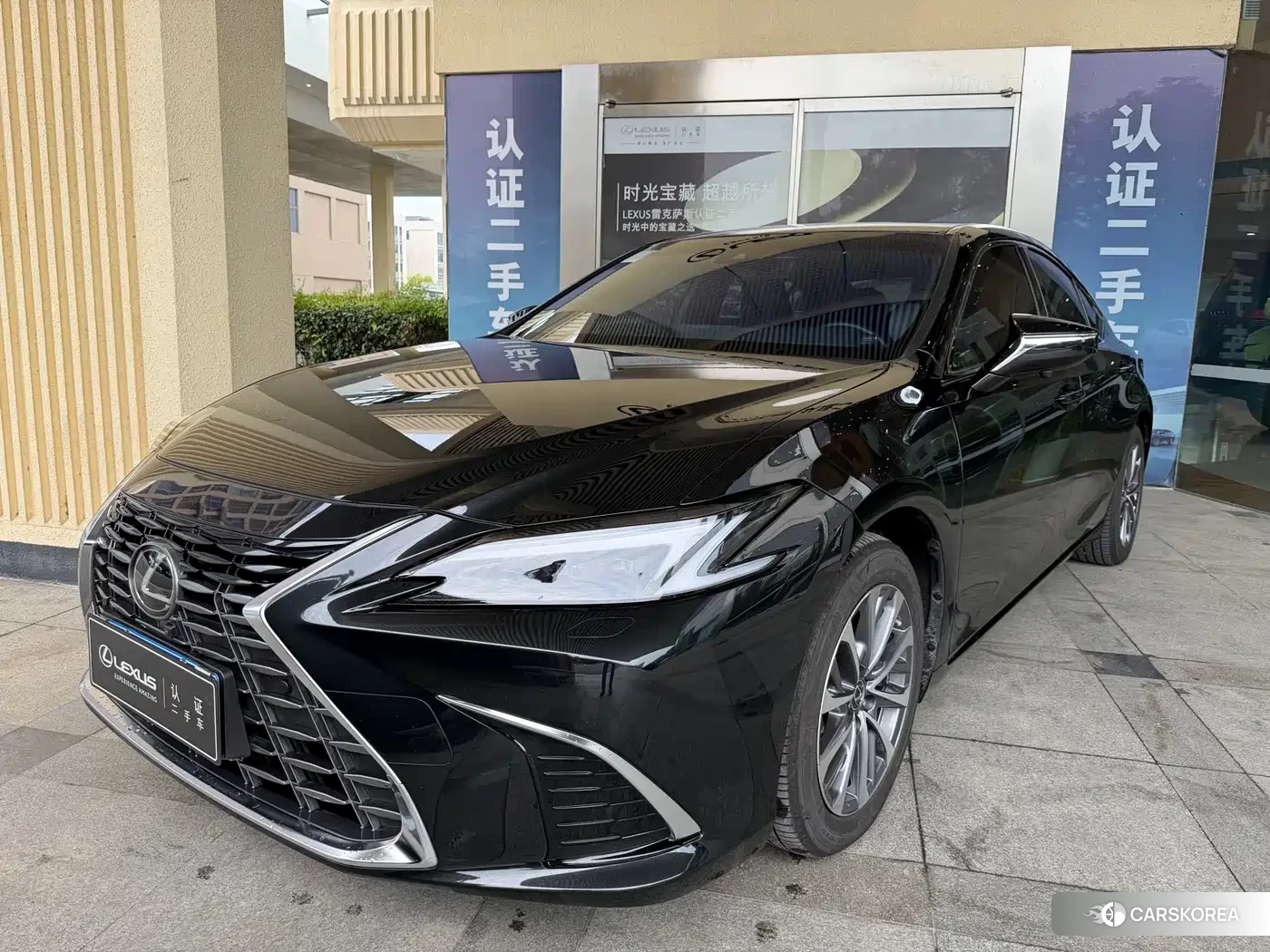 Lexus ES 2025 Черный из Китая