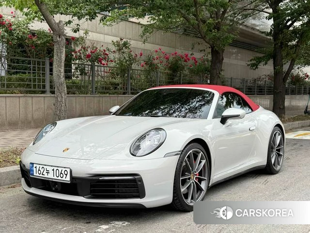 Porsche 911(992) 2023 Серебристо-серый из Кореи