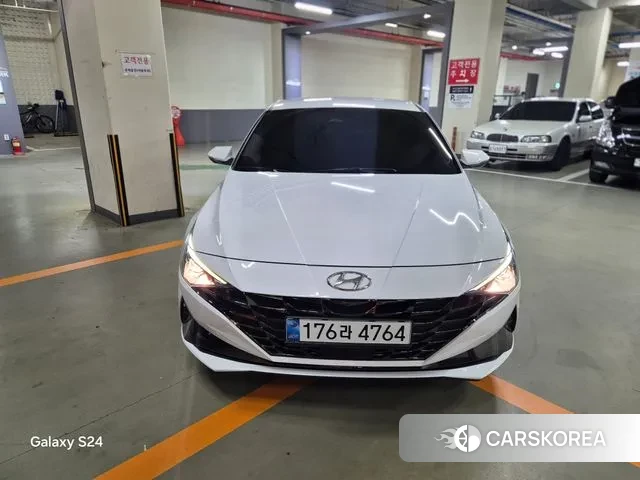 Hyundai Avante Hybrid (CN7) 2022 Белый из Кореи
