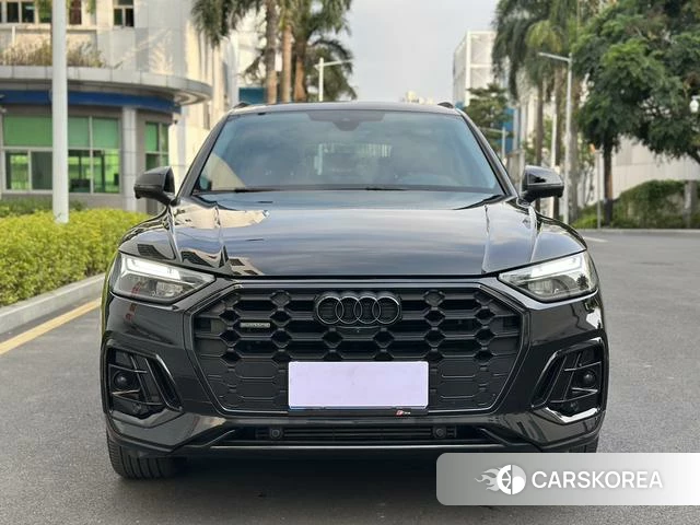 Audi Q5L Sportback 2022 Черный из Китая