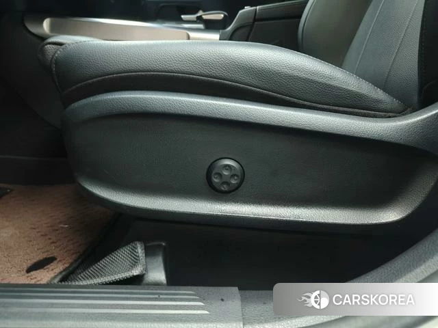 Mercedes-Benz GLB 2021 Белый из Китая