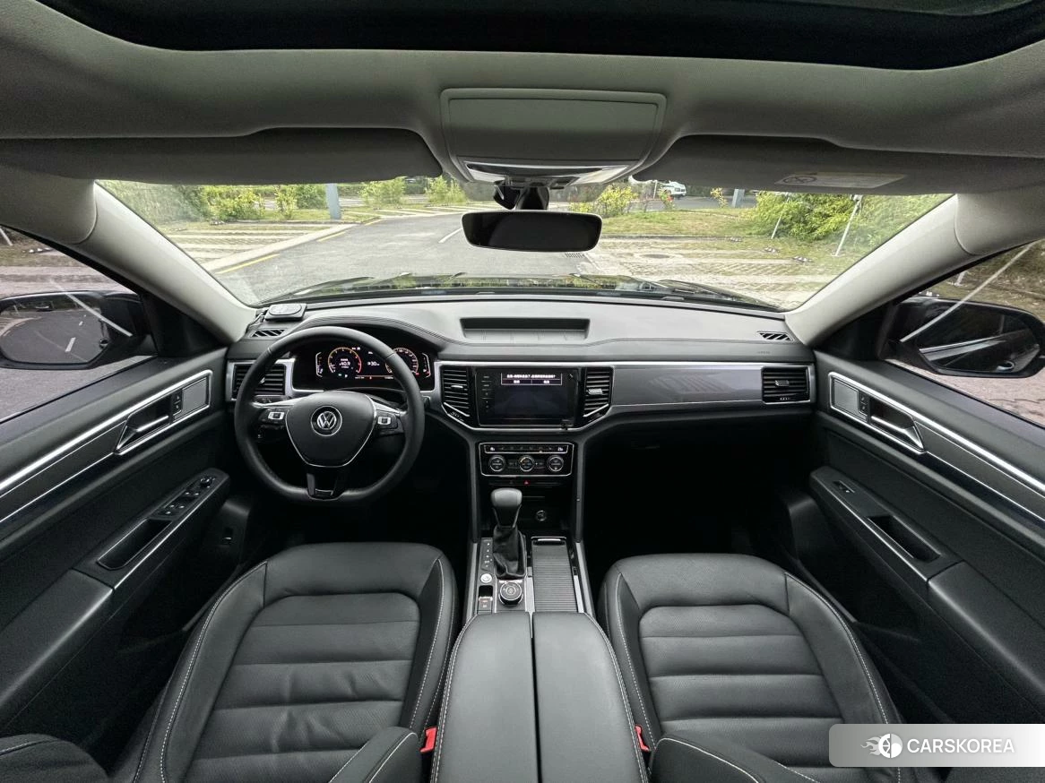 Volkswagen Tourang 2019 Черный из Китая