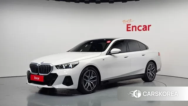 BMW 5 Series (G60) 2023 Белый из Кореи