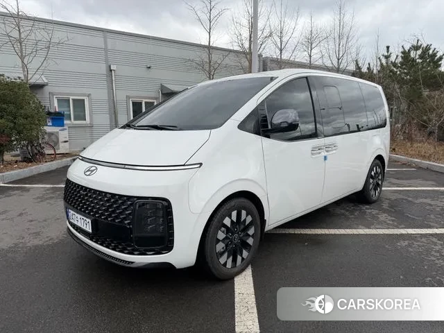 Hyundai Staria 2025 Белый из Кореи