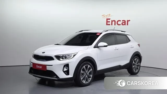 Kia Stonic 2018 Белый из Кореи