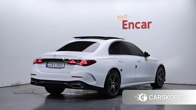 Mercedes-Benz E-Class W214 2026 Белый из Кореи