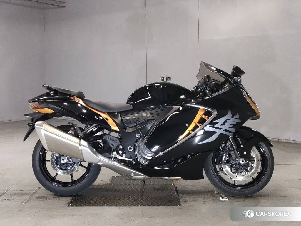 Проданный Suzuki GSX1300R HAYABUSA 2022 из Японии, фото 2