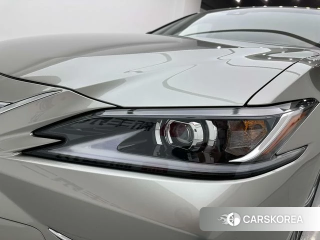 Lexus ES 2024 Шампань из Китая