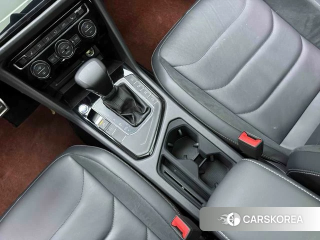 Volkswagen Tiguan L 2021 Черный из Китая