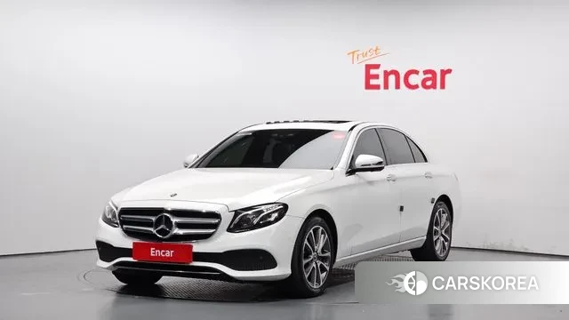 Mercedes-Benz E-Class W213 2019 Белый из Кореи