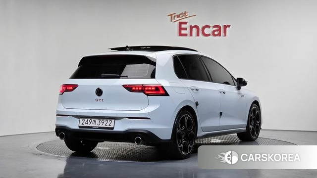 Volkswagen Golf 8th Generation 2025 Белый из Кореи