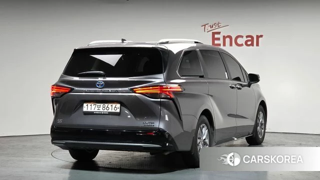 Toyota Sienna 4th Generation 2023 Серый из Кореи
