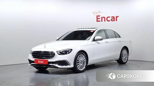 Mercedes-Benz E-Class W213 2021 Белый из Кореи