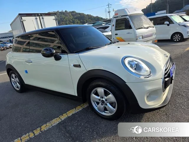 Mini Cooper 2018 Жемчужный цвет из Кореи