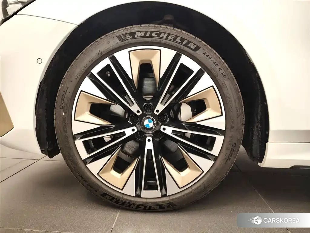 BMW 5 series 2024 Белый из Китая