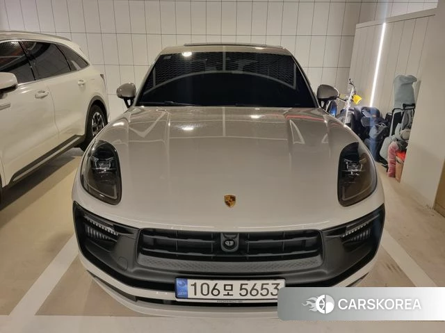 Porsche Macan 2024 Серебристо-серый из Кореи