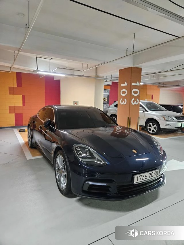 Porsche Panamera (971) 2020 Синий из Кореи