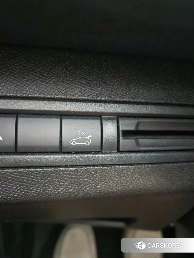 Peugeot 5008 second generation 2022 Белый из Кореи