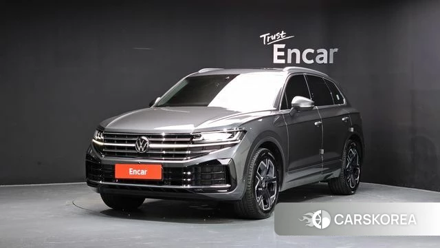 Volkswagen Touareg 3rd generation 2024 Серый из Кореи