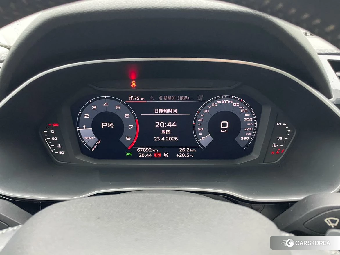 Audi Q3 2020 Темно-серый из Китая